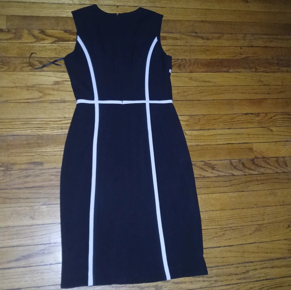 Calvin Klein - Women's Black/White Casual Stylish Sleeveless Dress. Size 4 - Picture 8 of 8